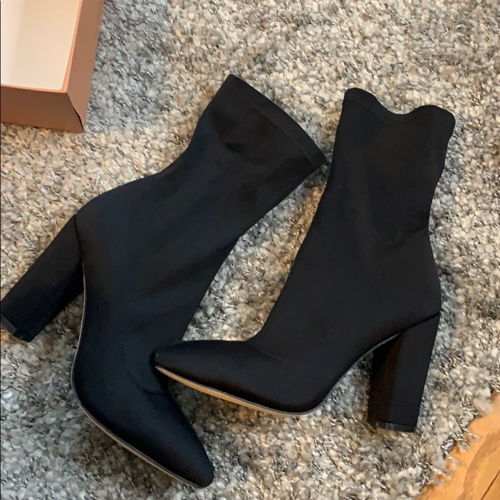 Black lyrcra booties